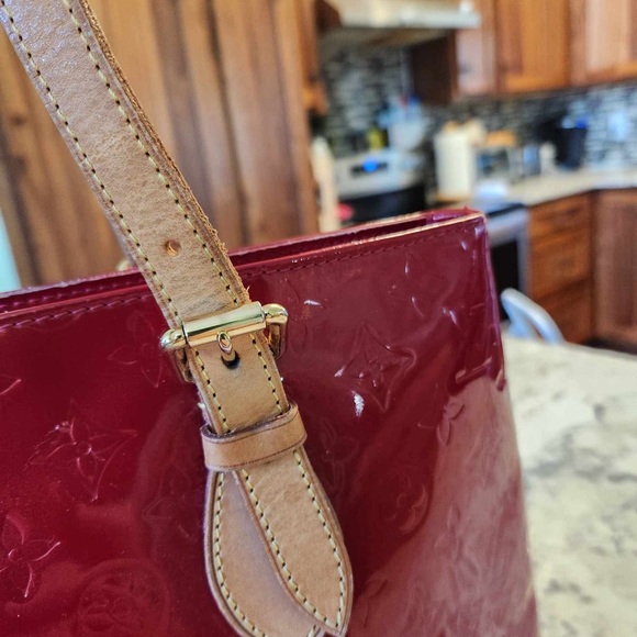 Louis Vuitton red vernis cabas VGUC - Picture 4 of 15